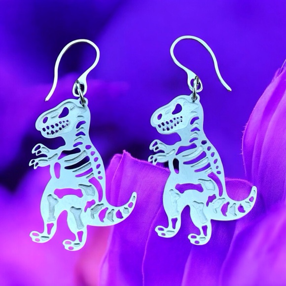 🆕 T-Rex Skeleton Laser Etched Earrings Stainless Steel - Picture 1 of 3